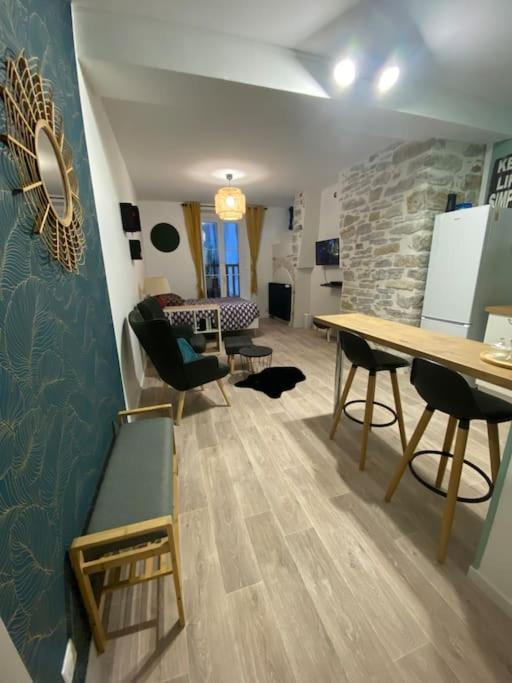 Charmant Studio Idealement Place Et Paisible ! Oloron-Sainte-Marie Eksteriør billede